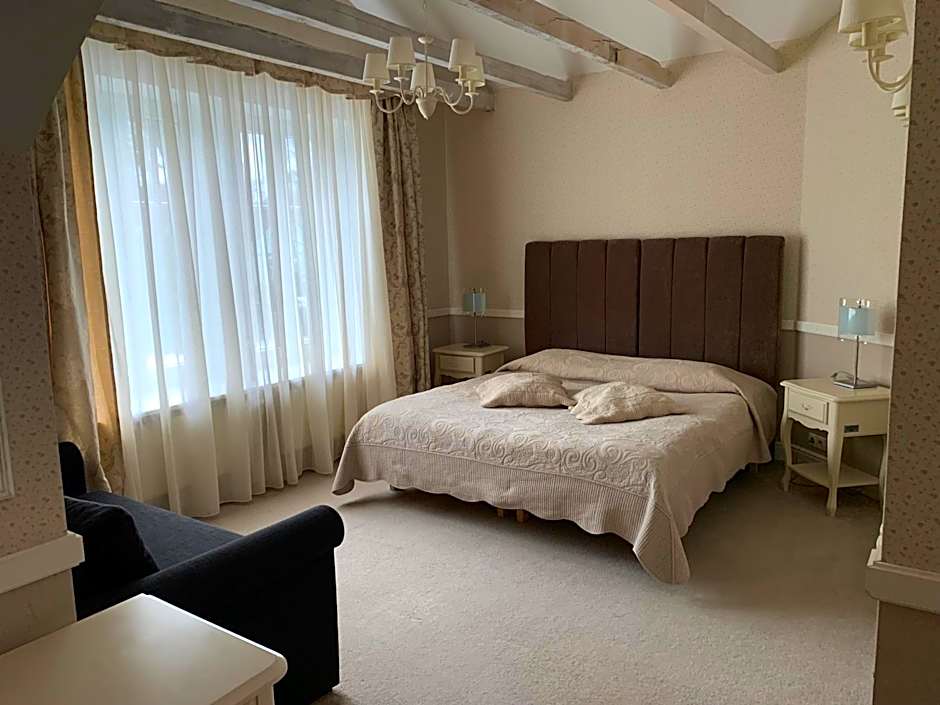Photo 1 of 15 of Junior Suite