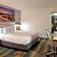 La Quinta Inn & Suites by Wyndham Seattle Sea-Tac Airport