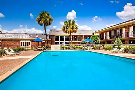 Suburban Studios Cordele I-75