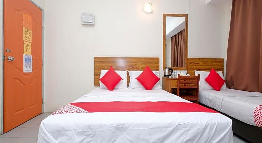 OYO 89877 Sun Triang Hotel