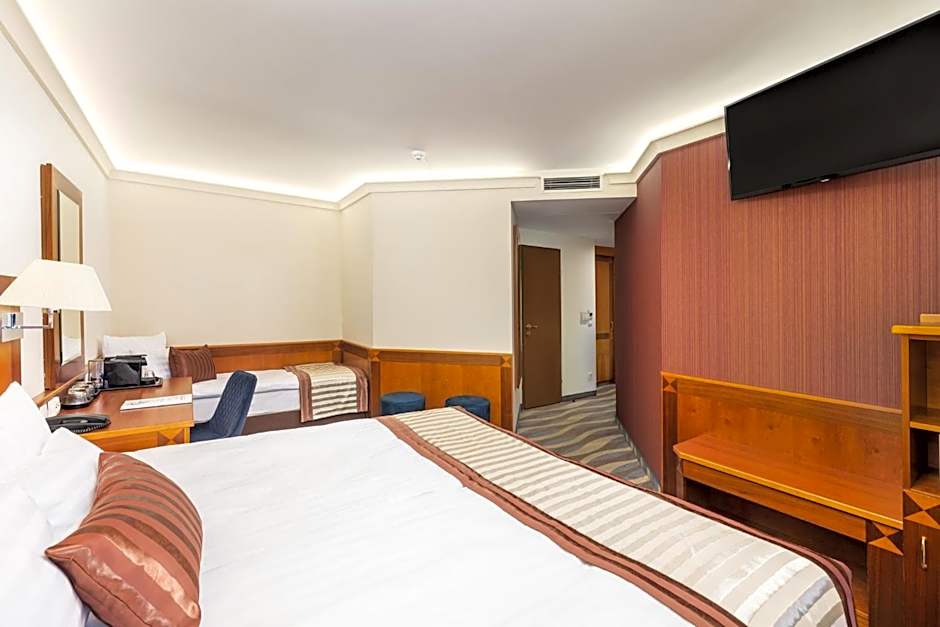 Carlton Hotel Buda Castle