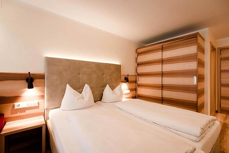 Aparthotel Dorfplatzl Garni
