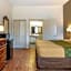 Econo Lodge Inn & Suites
