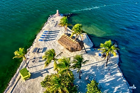 Blackfin Resort And Marina