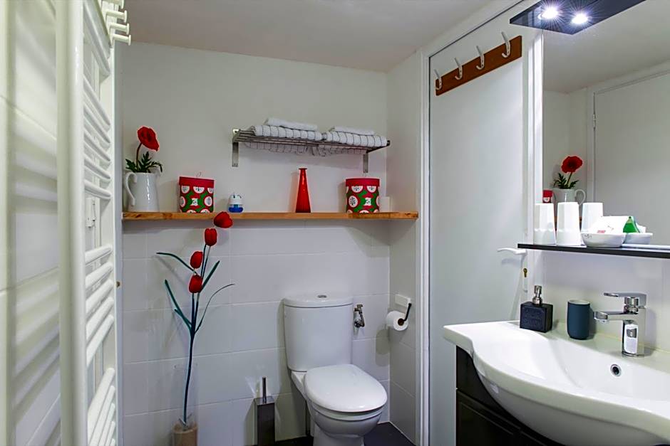 Les Yeux Bleus Bed & Breakfast