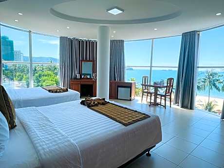 Family Room with Sea View