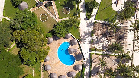 Antonio Beach Tree House Hotel & Spa