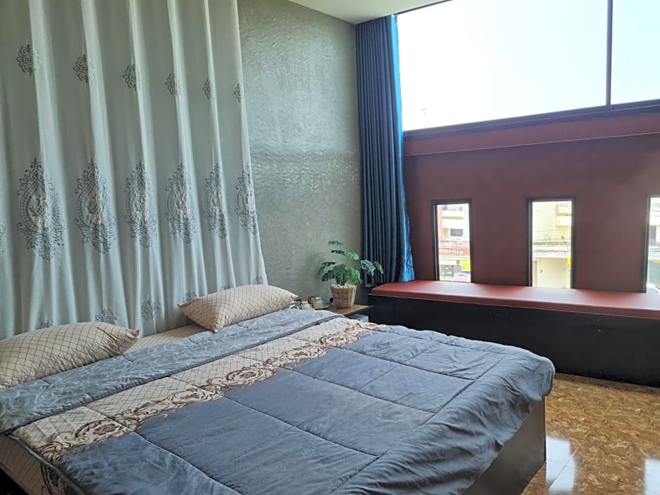 The Greenergy - NO LIFT - Book 48 hrs ahead - 4th floor