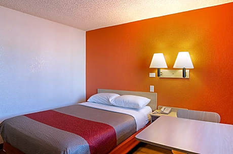 Motel 6- Denver, CO Downtown