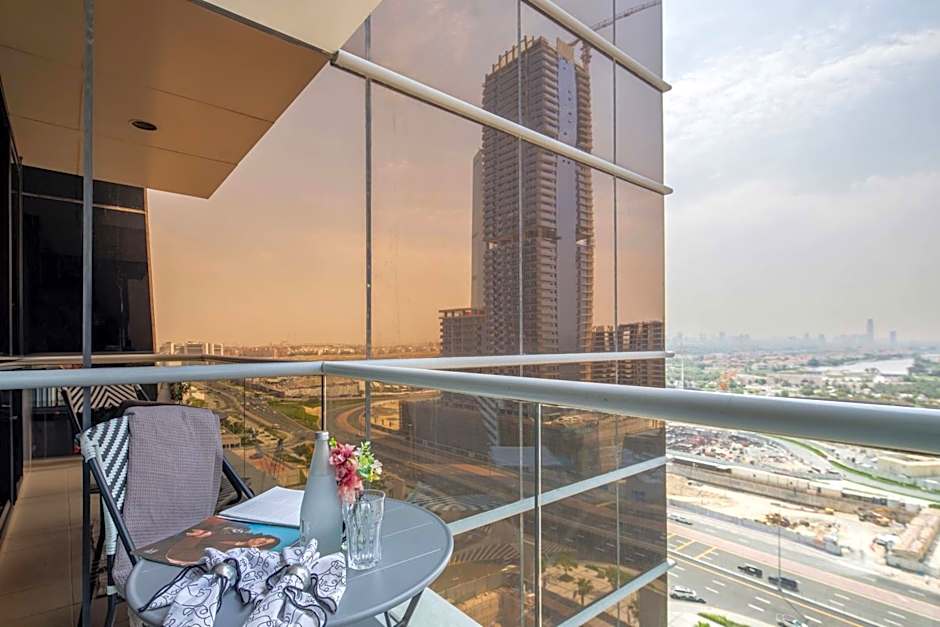 Frank Porter - Goldcrest Views 2