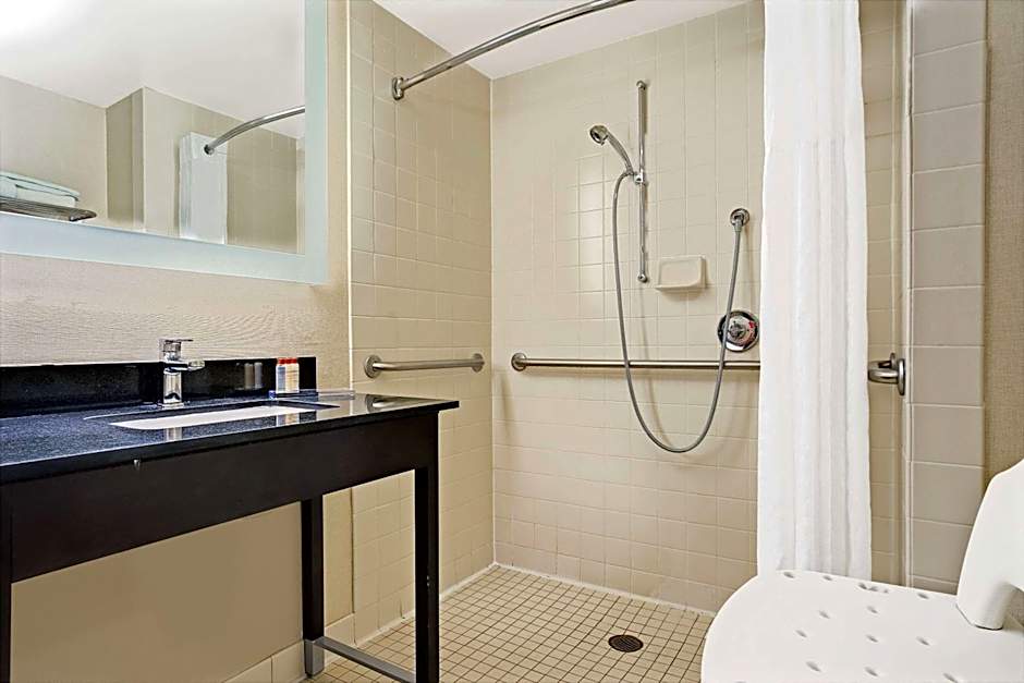 Wingate By Wyndham Fargo