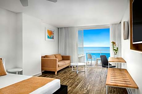 Sun Club Master Suite Ocean View King
