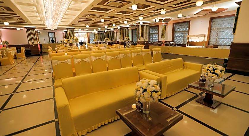 Hotel Saffron Leaf