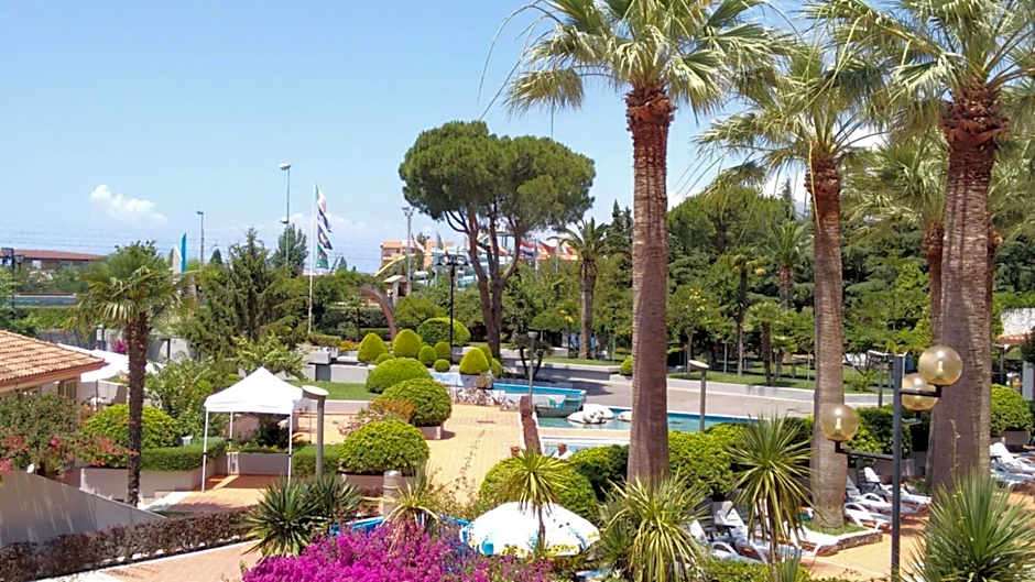 Villaggio Turistico La Mantinera - Hotel