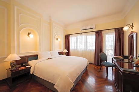 Colonial Deluxe Double or Twin Room with City View or Pool View