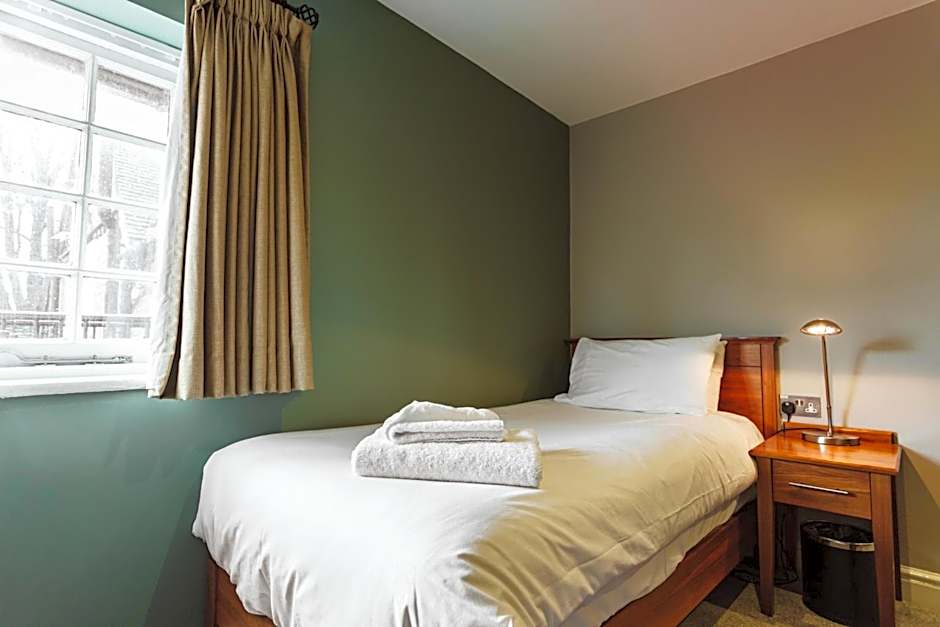 The Dog & Doublet Inn