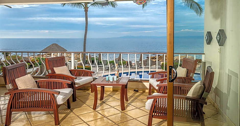 Ocean Front, 3 bedroom, 3 bathroom, Casa Natalia, Playa Esmeralda