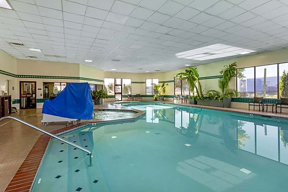 Best Western Plus Cottontree Inn