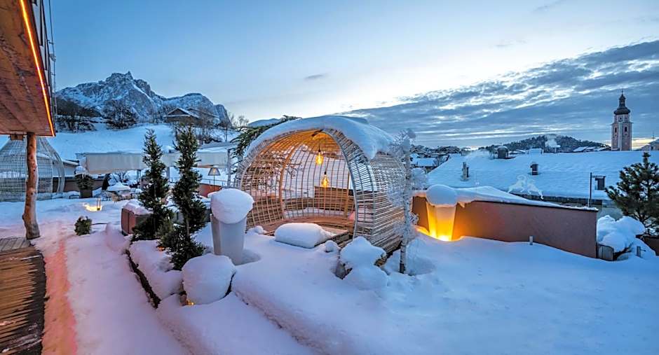 Abinea Dolomiti Romantic Spa Hotel