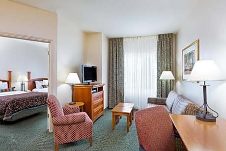 One-Bedroom Suite with Two Double Beds