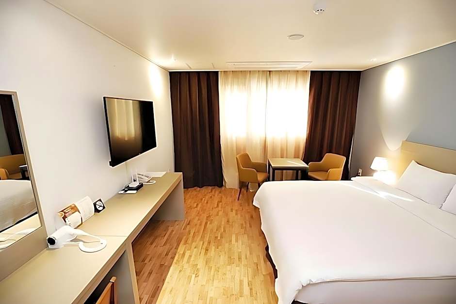 Sea & Moon Tourist Hotel