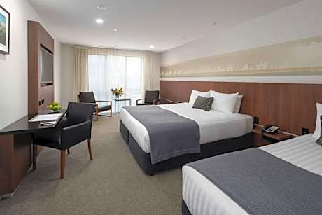 Family Package Kids Stay & Eat Free - Superior Twin