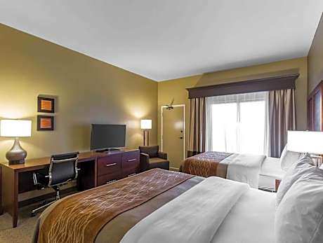 King Room with Balcony - Non-Smoking