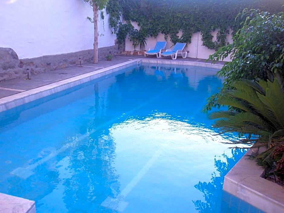 Captain's House Hotel