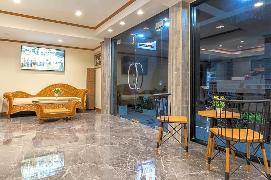 Suthep Home & Hostel