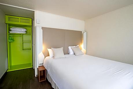 Standard Room - 1 Double Bed 1 Junior Bed Up To 10 Years