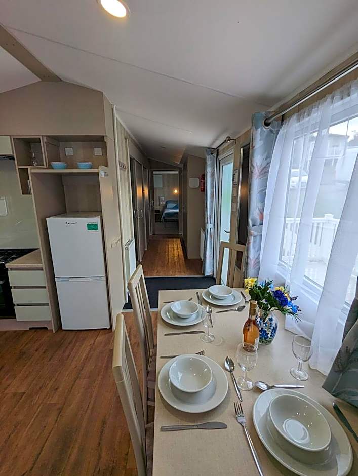 ACCESSIBLE FRIENDLY MODERN Family Caravan Littlesea Haven Weymouth