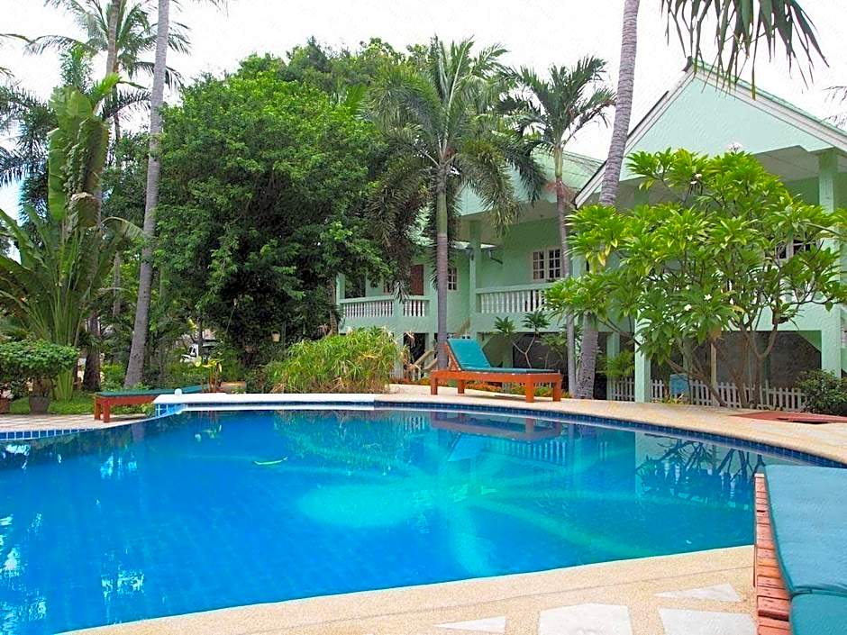 Rattana Guesthouse & Bungalow