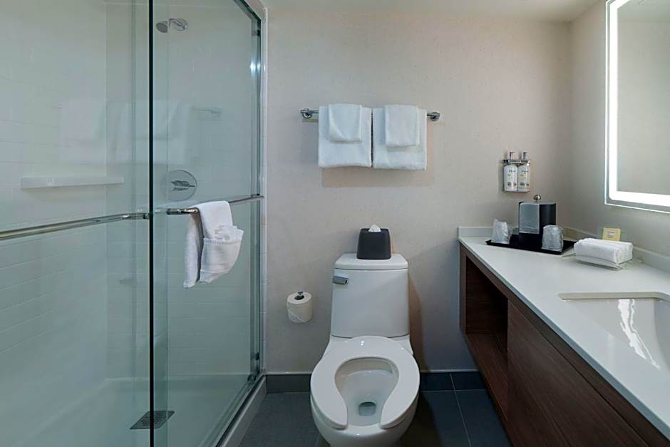 Holiday Inn Laval Montreal By IHG