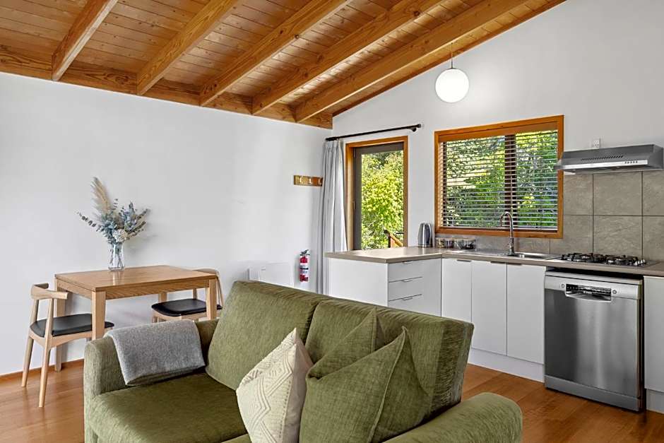 Adrift In Golden Bay- Absolute Beachfront Villas