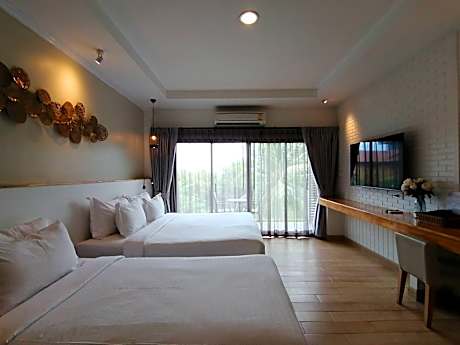 Deluxe Triple Room