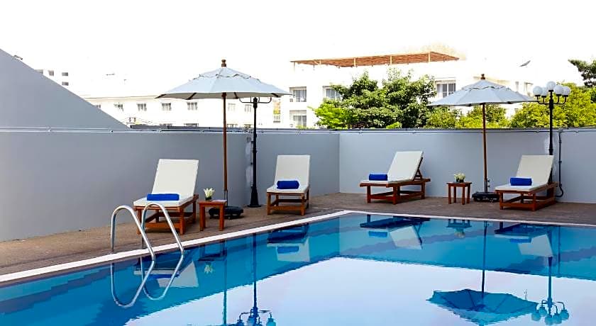 Louis Tavern Hotel - SHA Certified