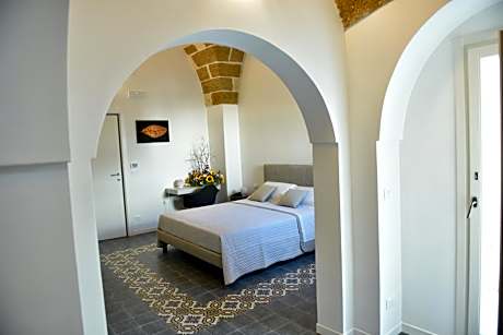 Apartment with Pool View