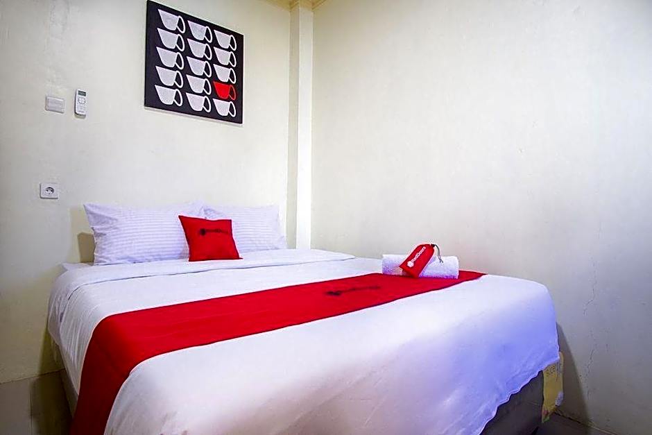 RedDoorz near Taman Kota Ternate