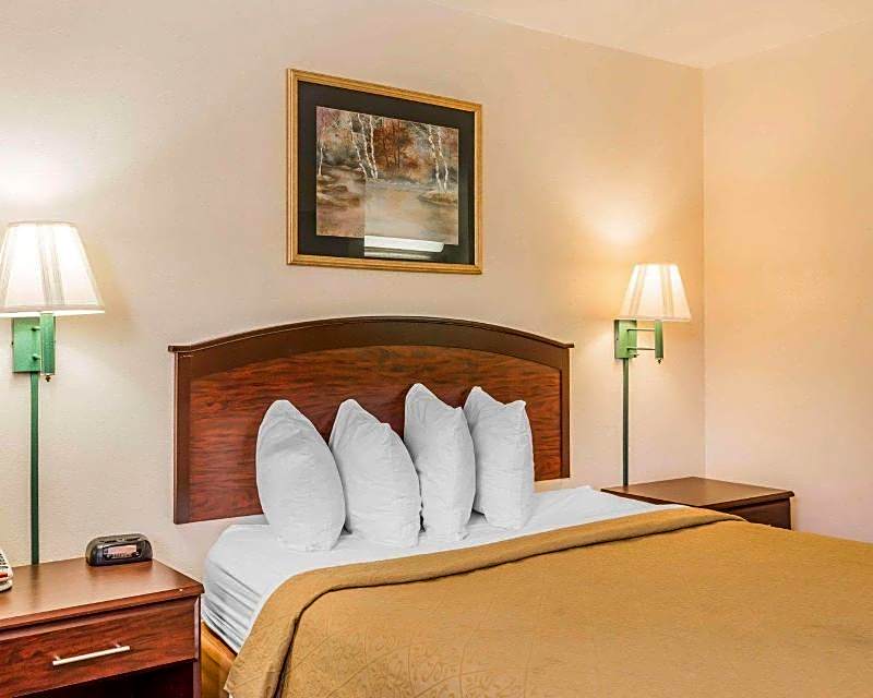 Quality Inn Pell City I-20 exit 158
