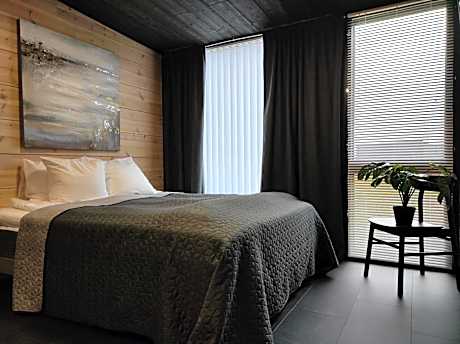 Deluxe Double Room with Shower