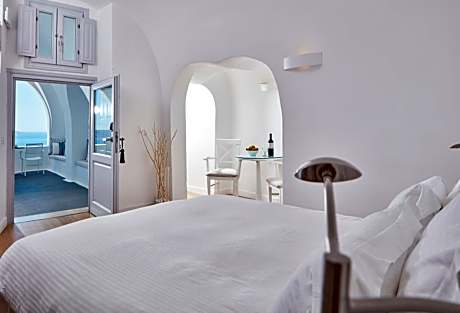 Villa Suite with Open Air Jetted Tub