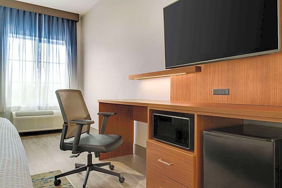 La Quinta Inn & Suites by Wyndham Stephenville