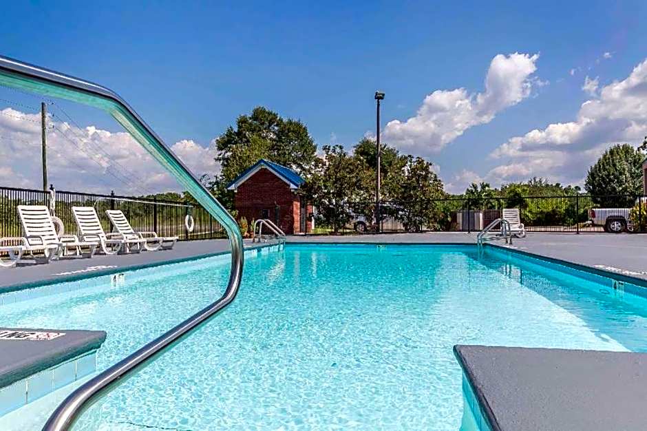 Quality Inn Calera I-65 exit 231