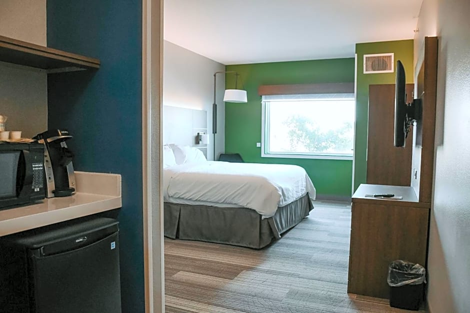 Holiday Inn Express Hotel & Suites Lincoln South