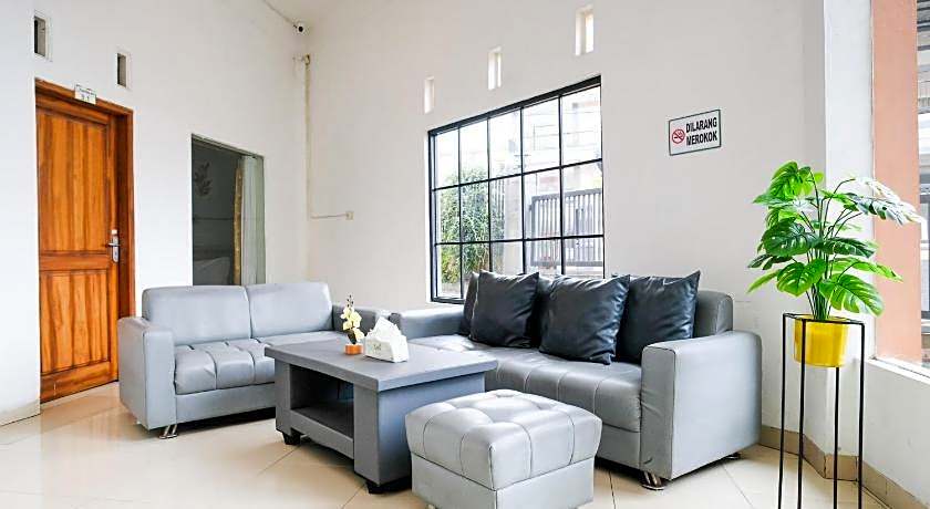 RedDoorz near Taman Rekreasi Selecta