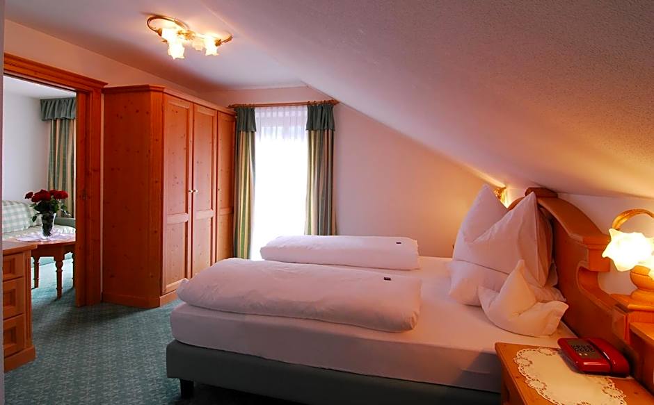 Photo 1 of 6 of Junior Suite, Balcony