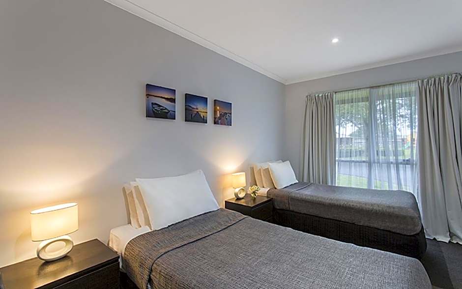 Best Western Colonial Village Motel