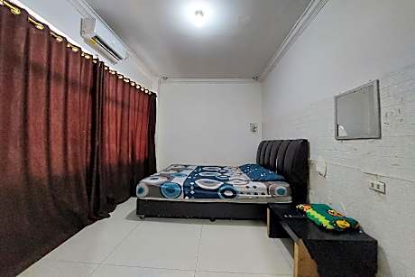 Standard Double Queen Room