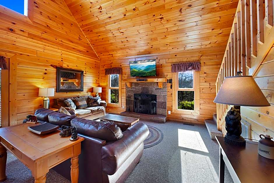 Ryes and Shine Bootlegger's Cabin! Hot Tub* Pool* Arcade* Billiards *EV * Pet Friendly