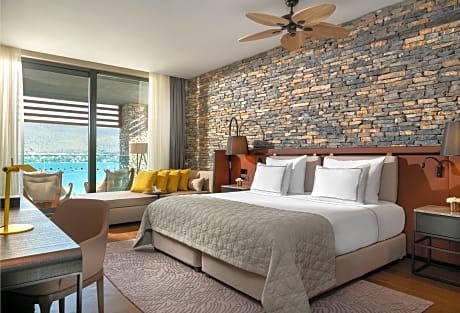 Family Room Partly Sea View